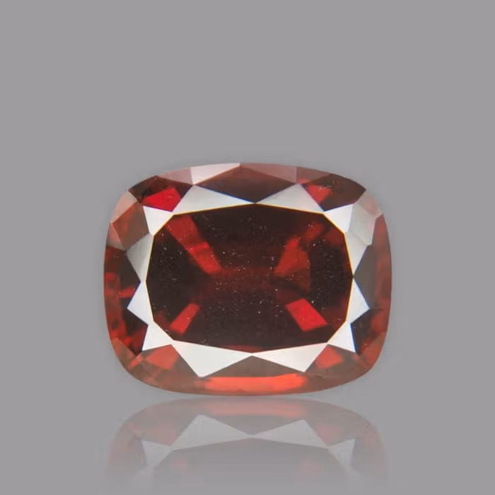 Red Garnet (Almandine-Pyrope) - 7.68 Carat